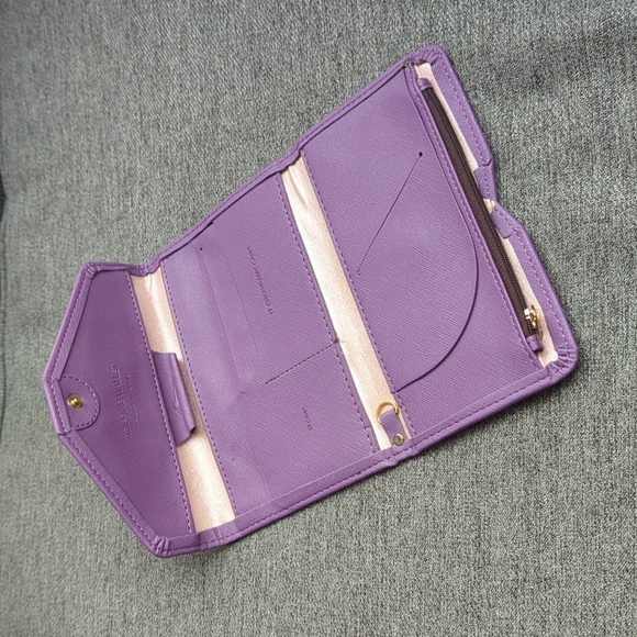 Tripping Travel Wallet - Picture 2 of 3